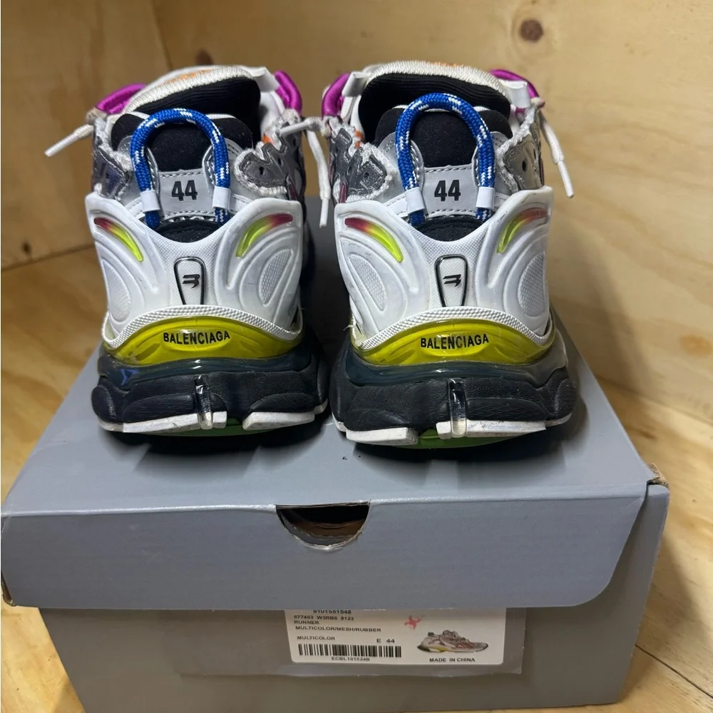 Balenciaga White and Purple Sneakers with Geometric Design - Picture 2 of 5